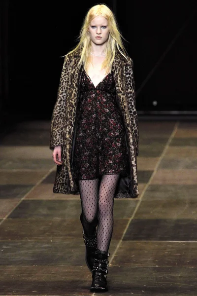 Look 44